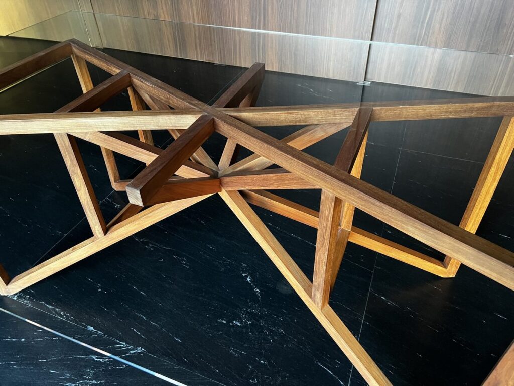 Castelar 75 Table